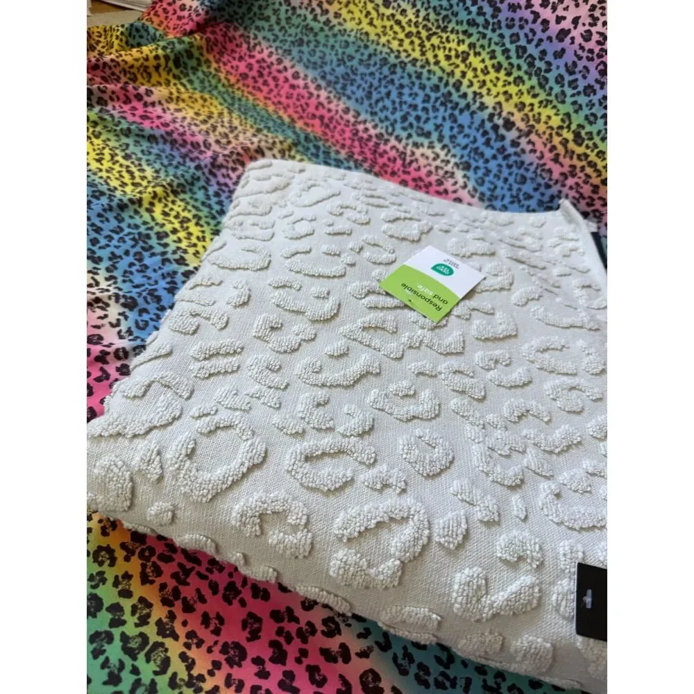 Rachel Zoe Luxe Textured Leopard Bath Towel | Ivory Neutral | NWT